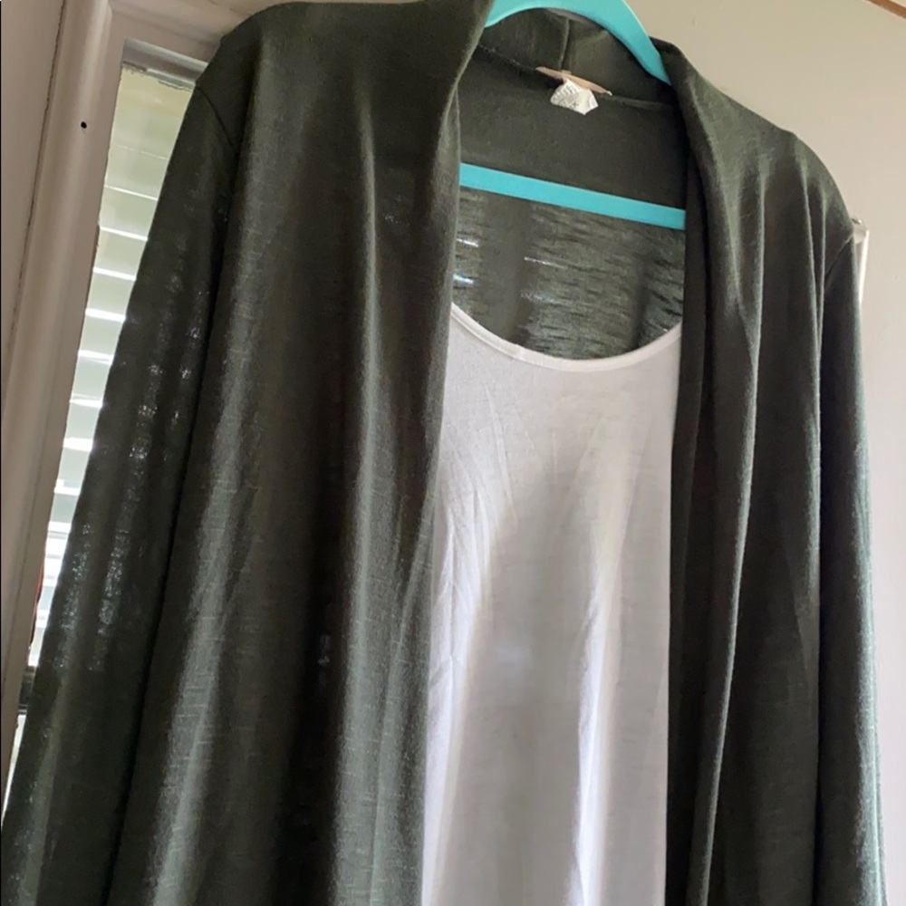 Green & White long sleeve blouse 3X